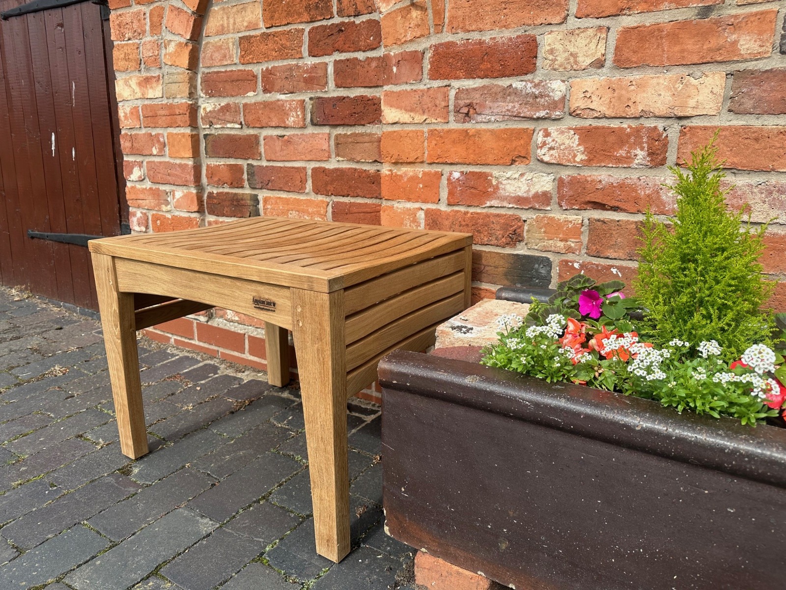 Product photograph of Chatsworth 60cm Backless Bench from The Garden Furniture Centre Ltd