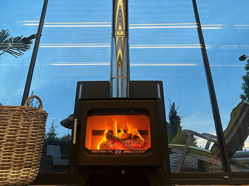 Product photograph of 5kw Log Burner from The Garden Furniture Centre Ltd